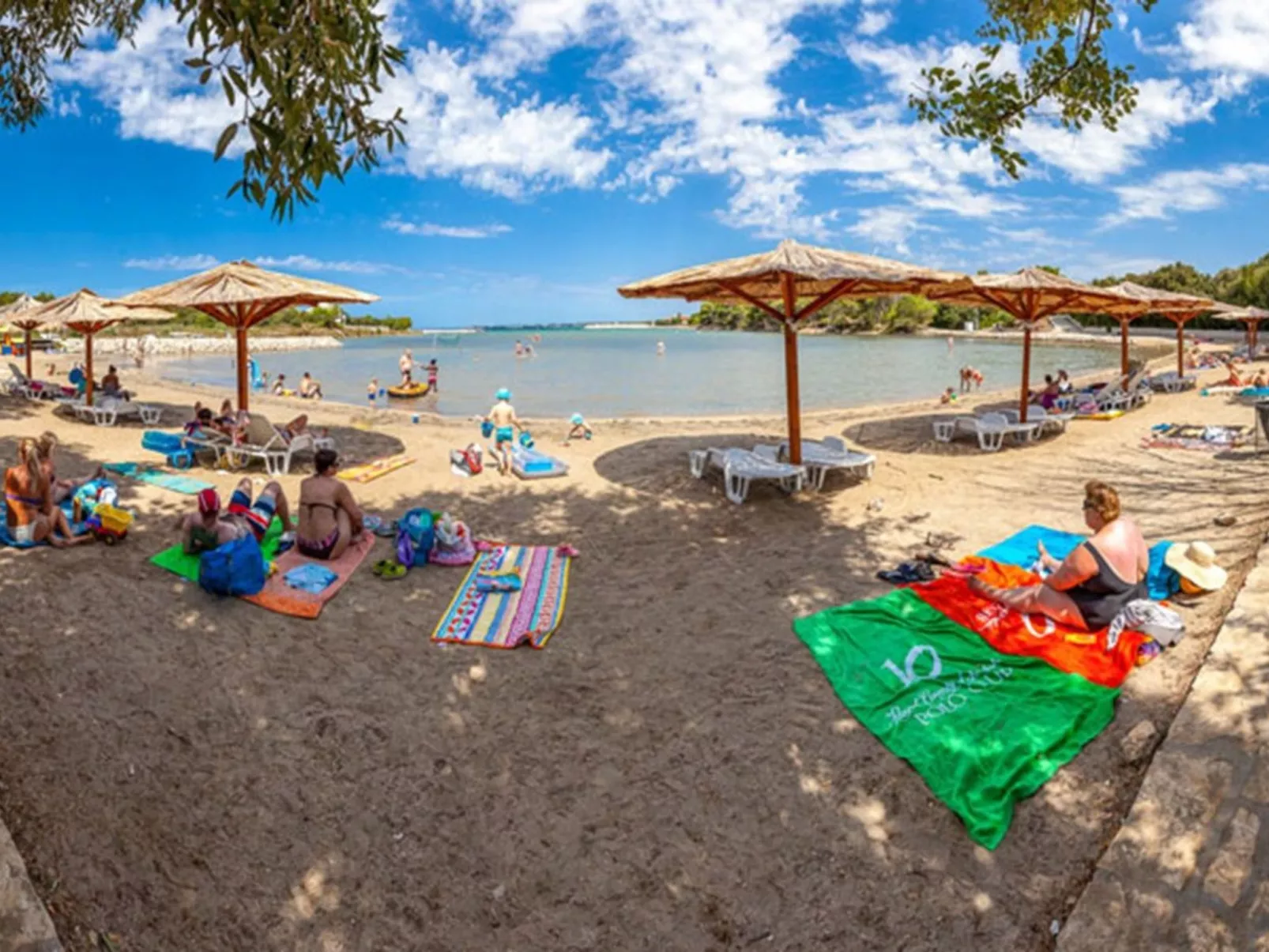 Vila Megy -  ID 2209 - Image-tags.info