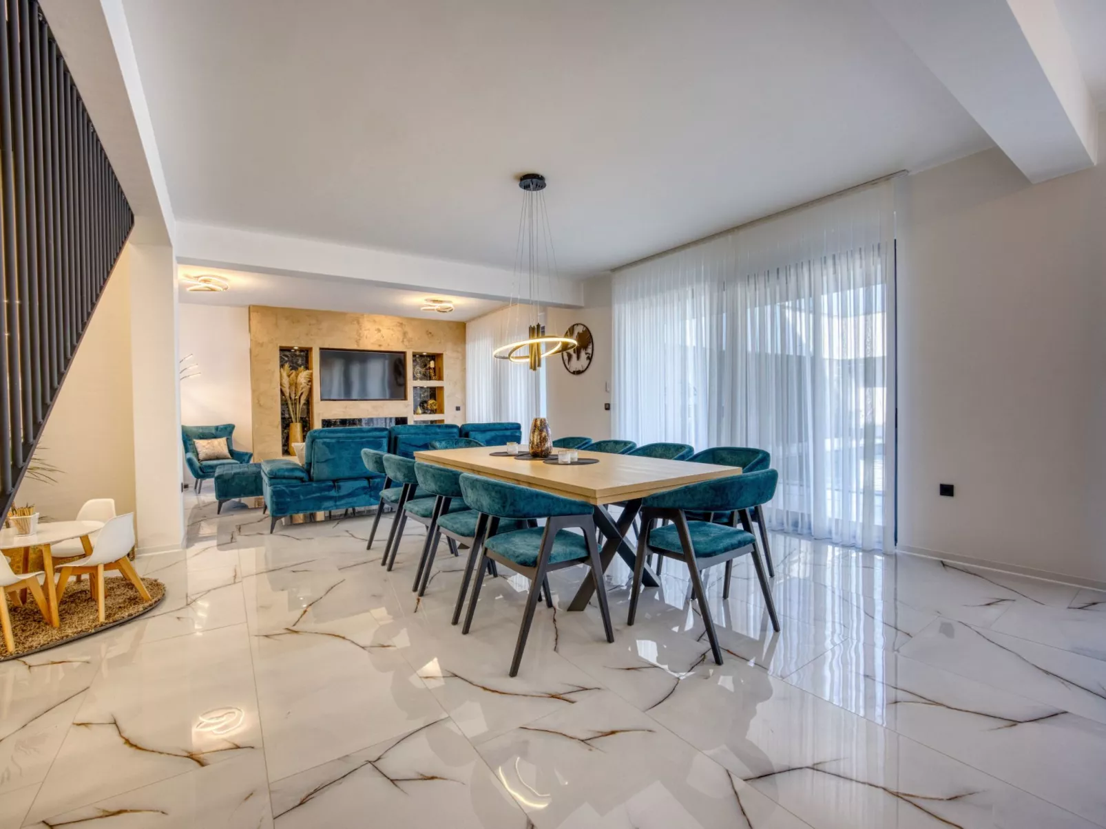 Villa Elena - Image-tags.info