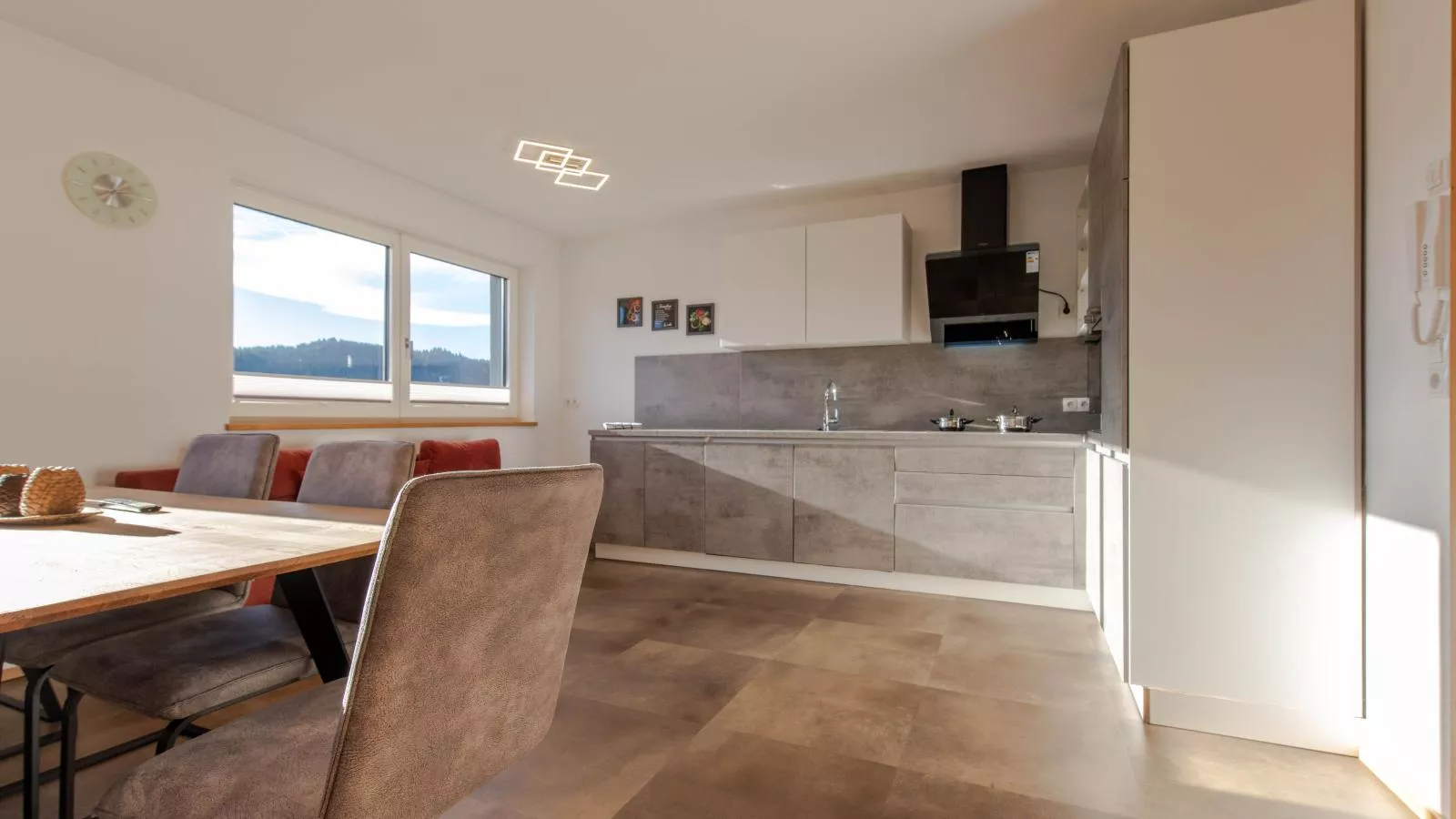 Mountain Apartment - Eetkamer