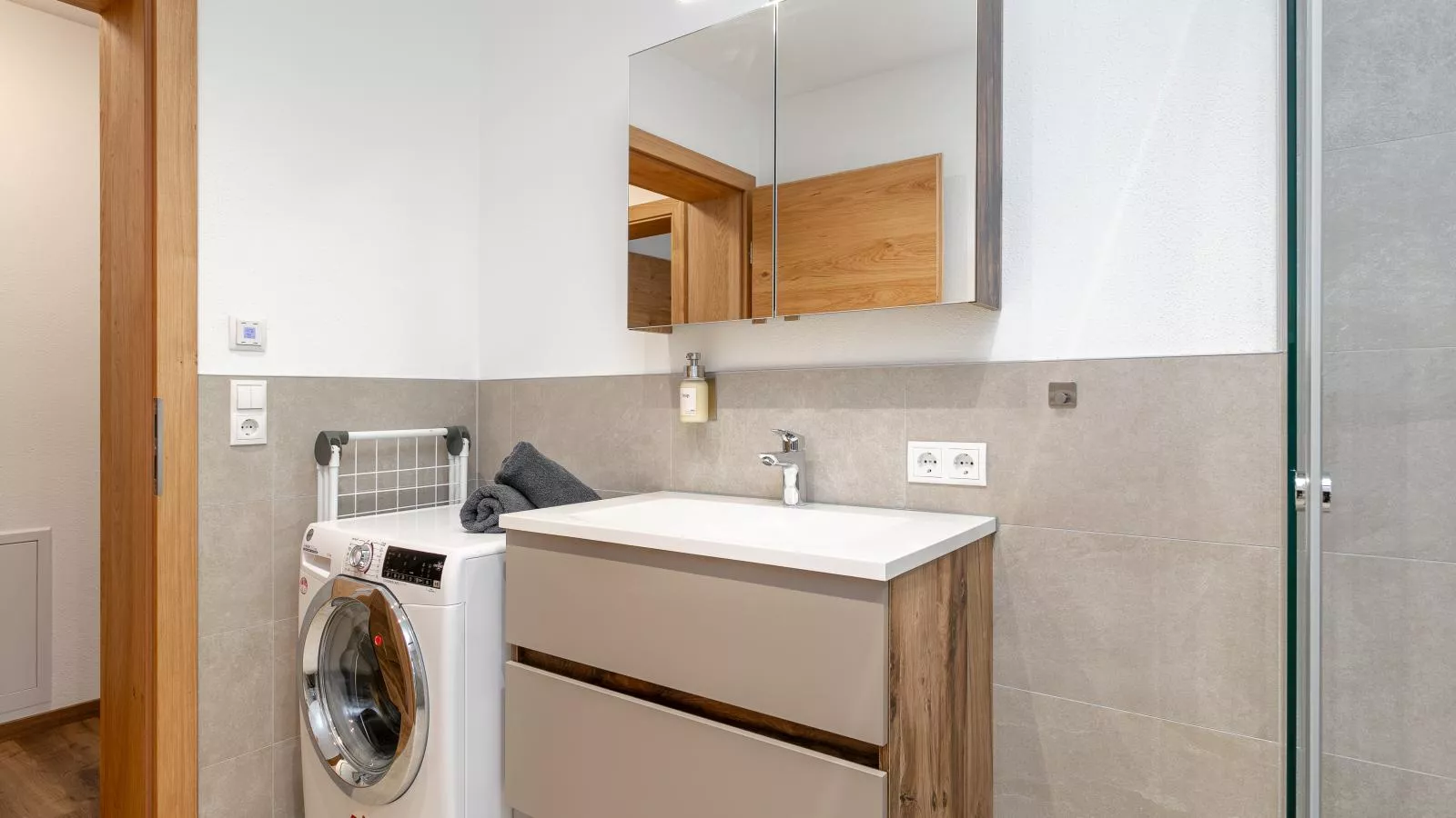 OberhAUSZEIT - Badkamer