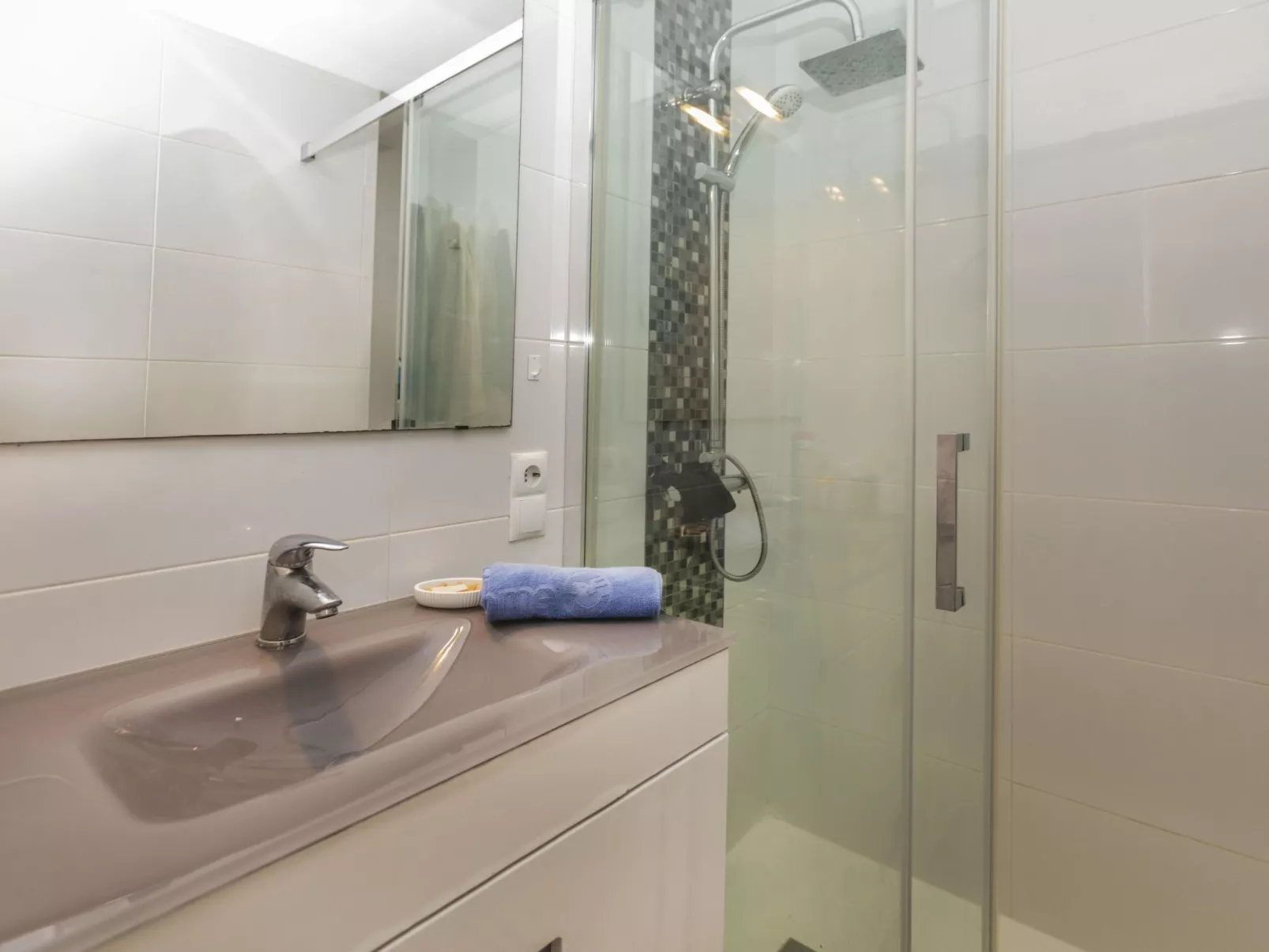 Los Pelicanos V - Binnen