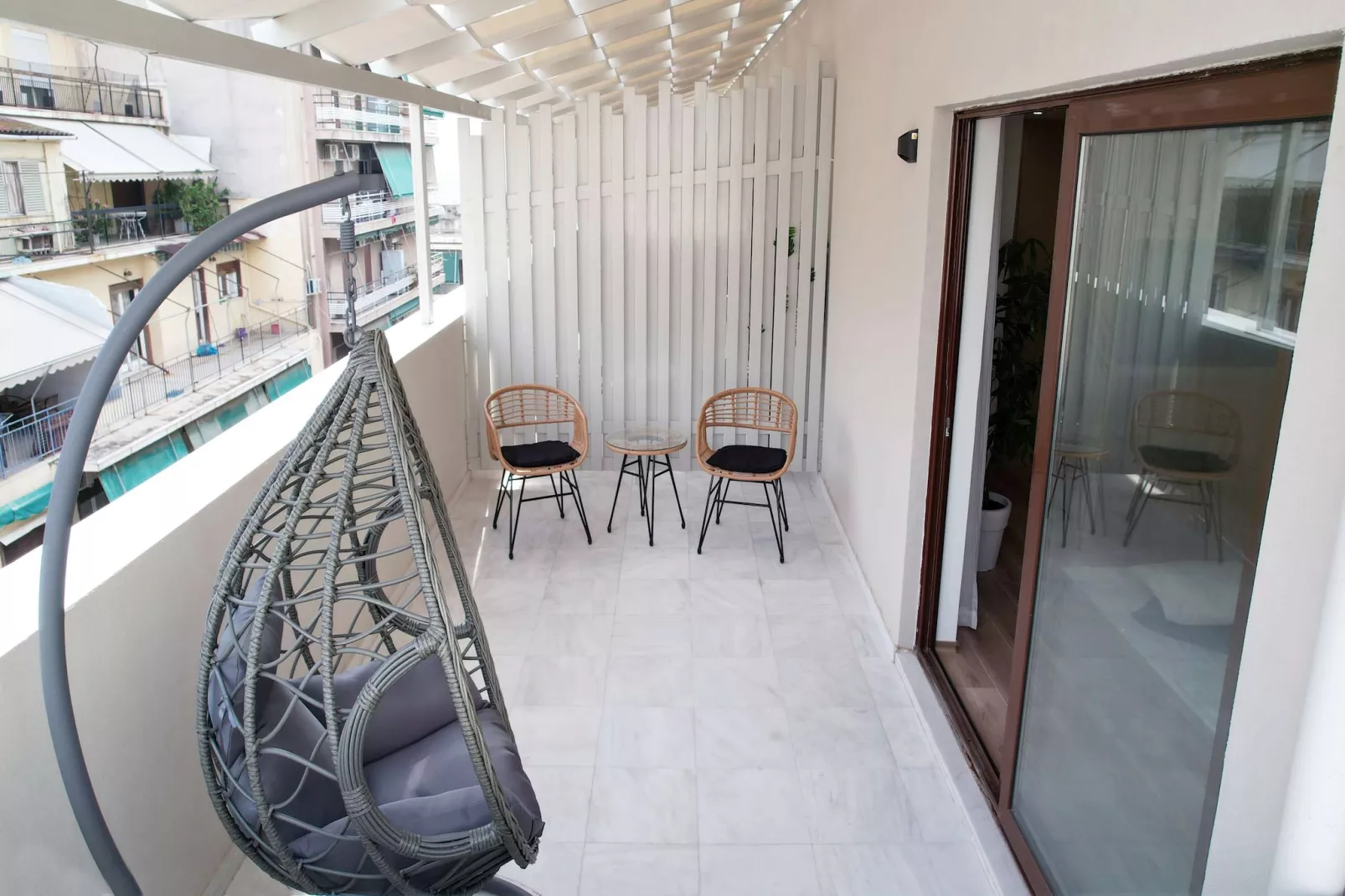 6th floor suites - Superior Suite with private balcony-Terrasbalkon