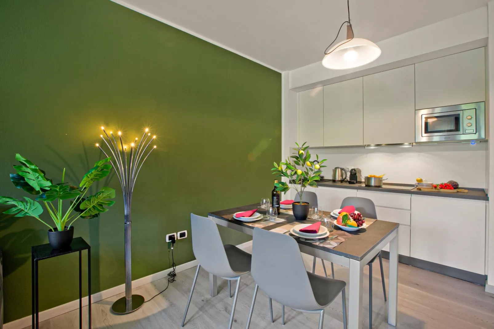 RESIDENCE PORTO LETIZIA - PALACE-1ROOM APT 4 PAX MOUNTAIN VIEW DELUXE8204 - P1MD4 - Eetkamer