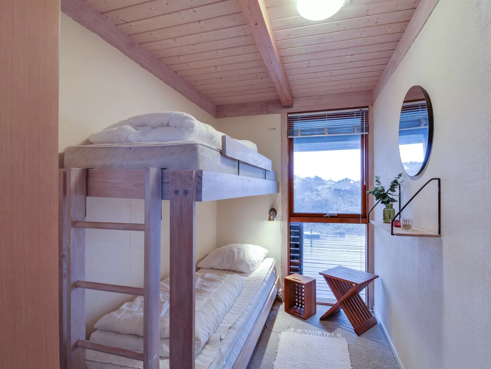 "Essie" - 250m from the sea - Binnen