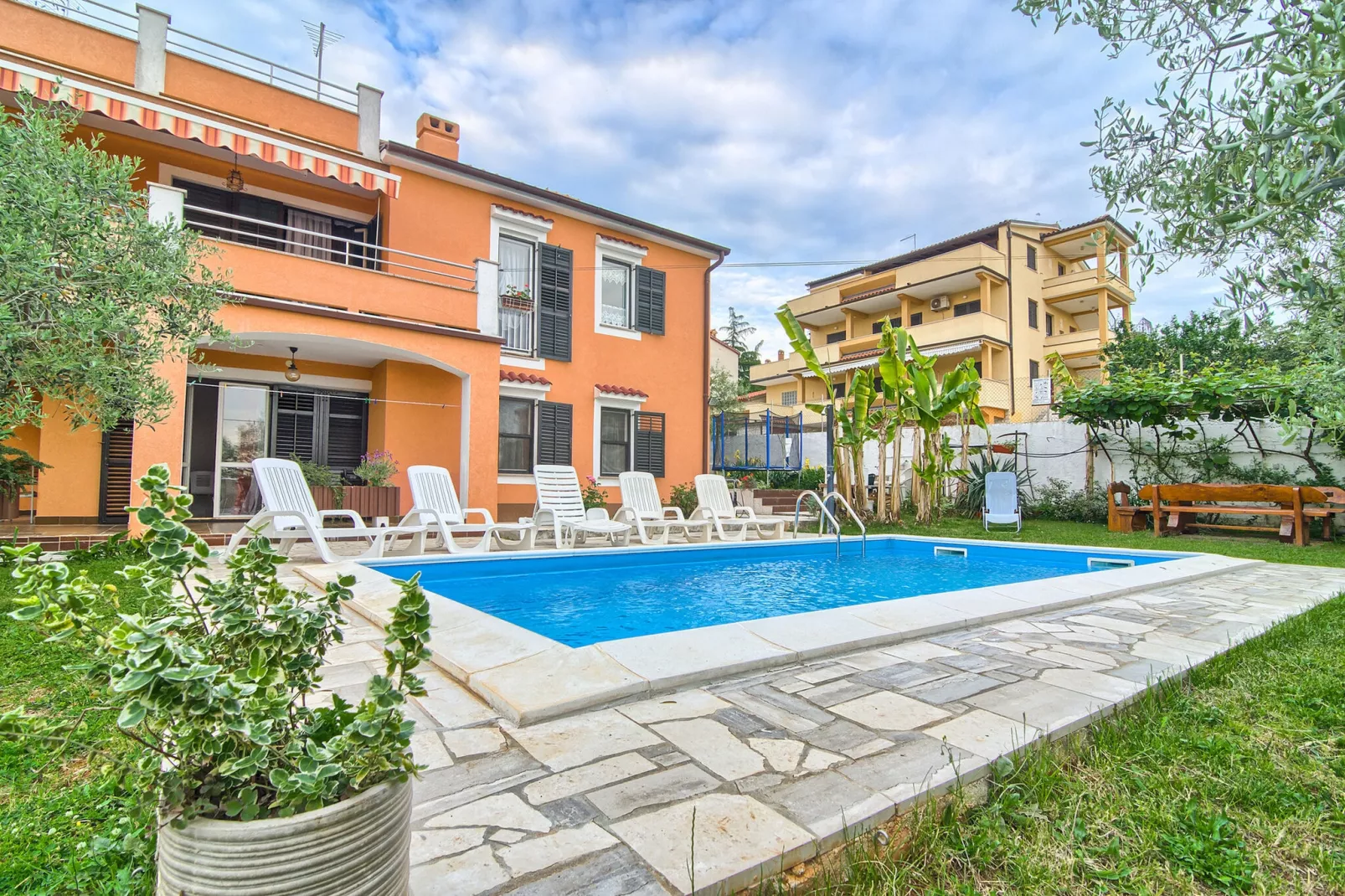 House Kety A3-Buitenkant zomer