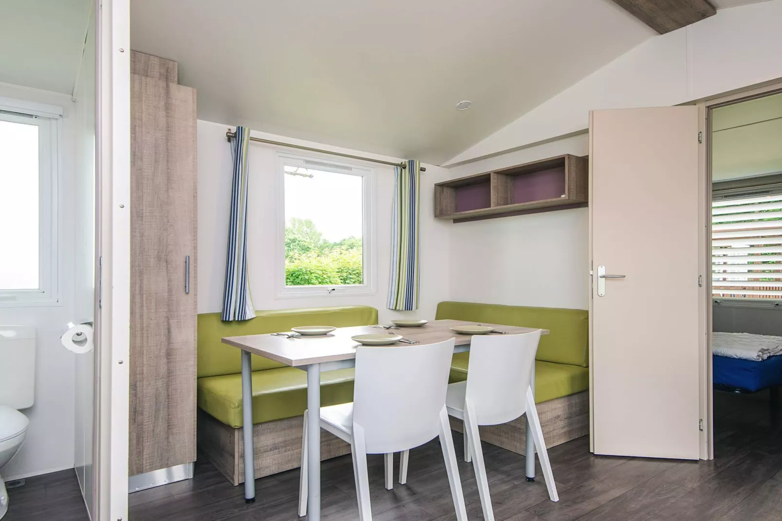 Mobile homes til 4 personer, medbad-Binnen