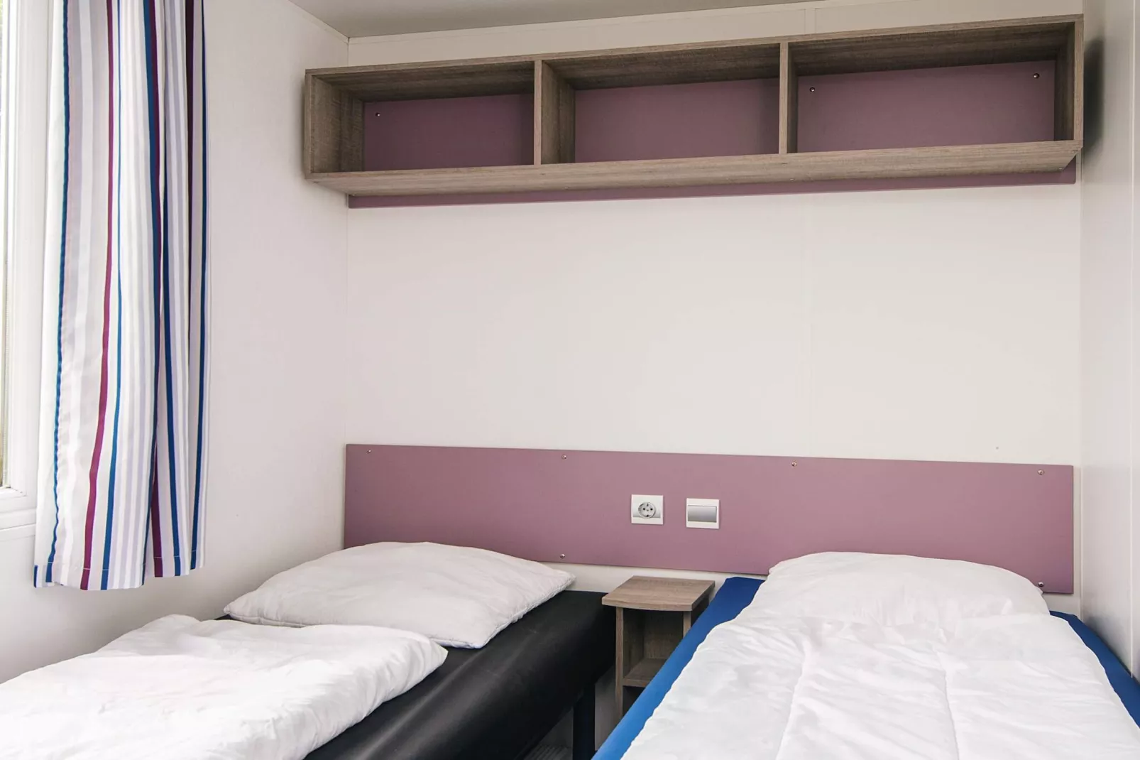 Mobile homes til 6 pers., med bad-Binnen