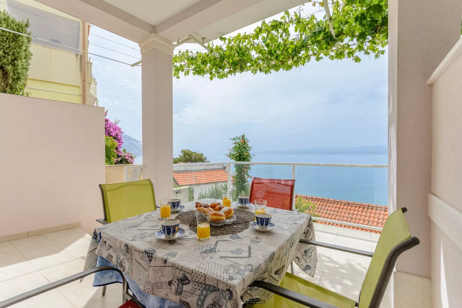 Apartments Hope (Dugi Rat) - One-Bedroom Apartment with Terrace and Sea View (A2) - Terras