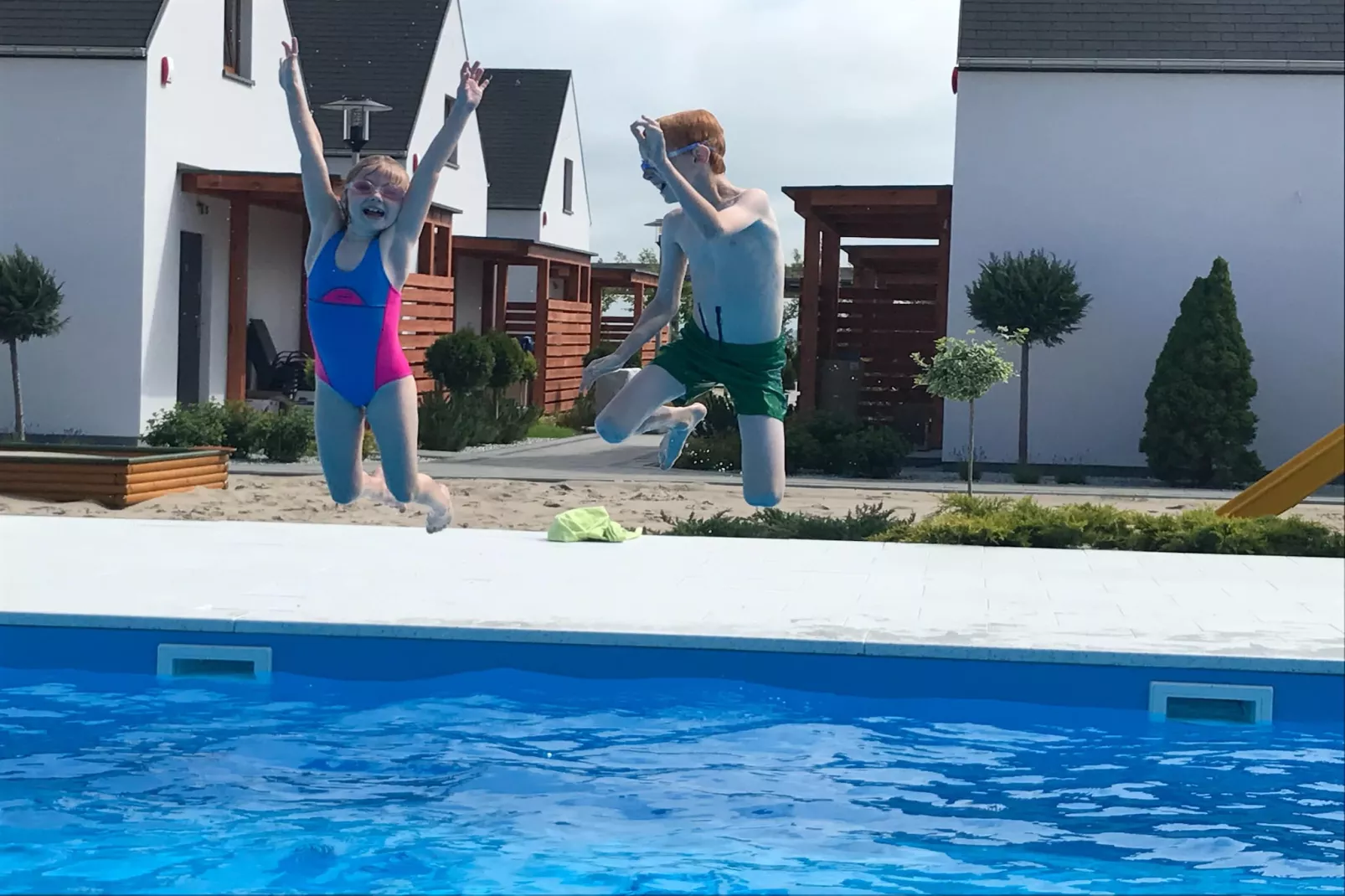 Domy z basenem Rogowo dla 7 osób-Zwembad