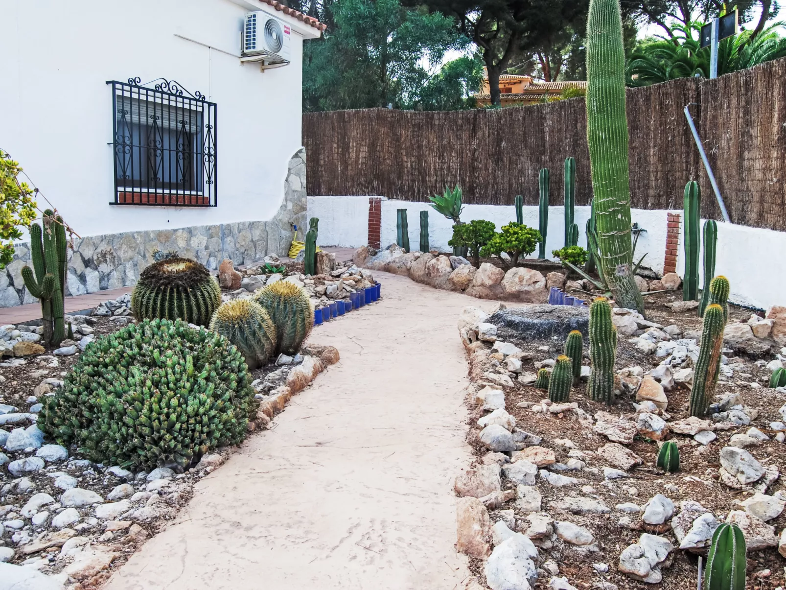 Ferienvilla, Seeblick, privater Pool und Parkplatz - Buiten