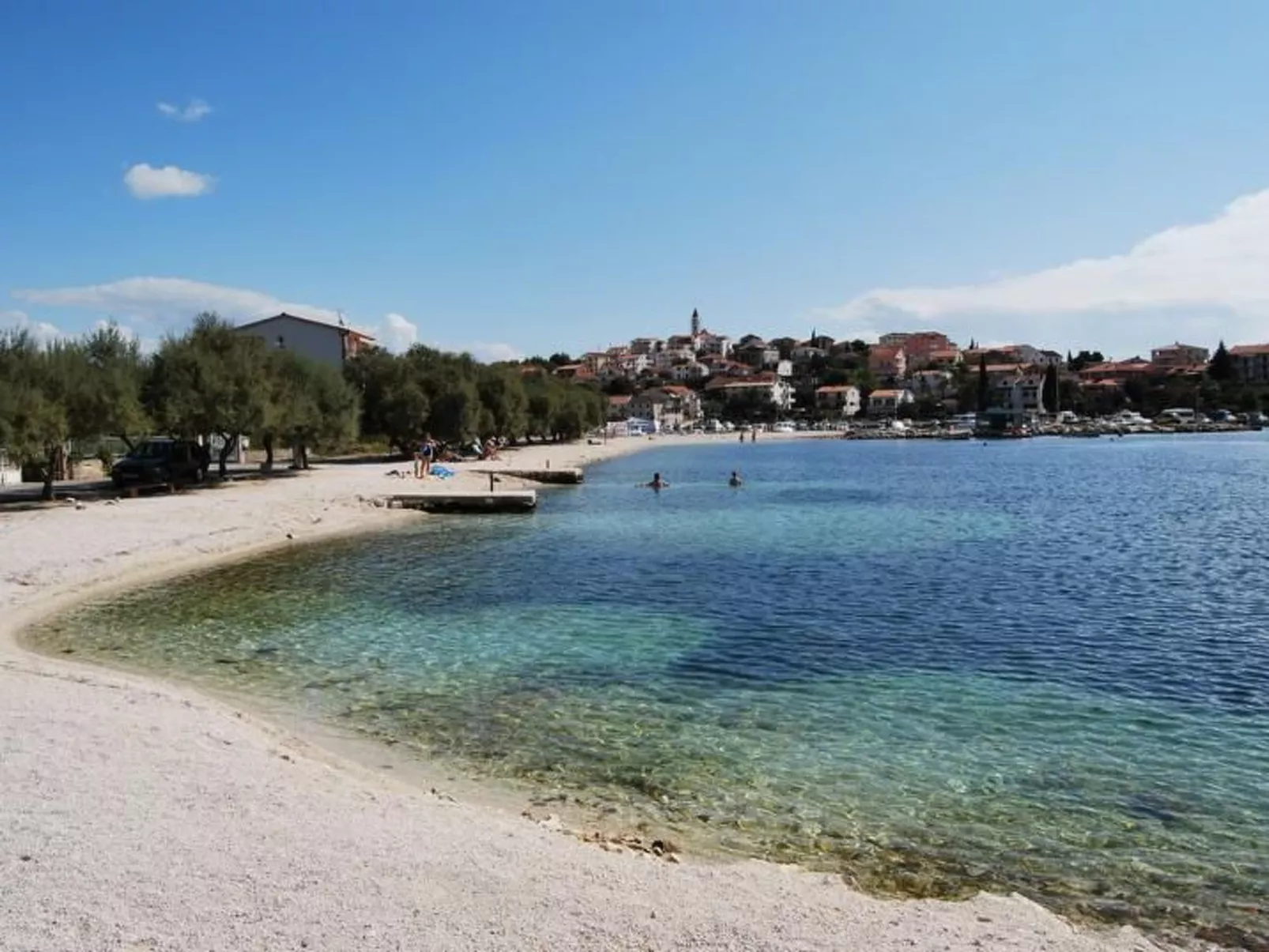 Wohnung in Seget Vranjica mit Terrasse und Grill-Buiten