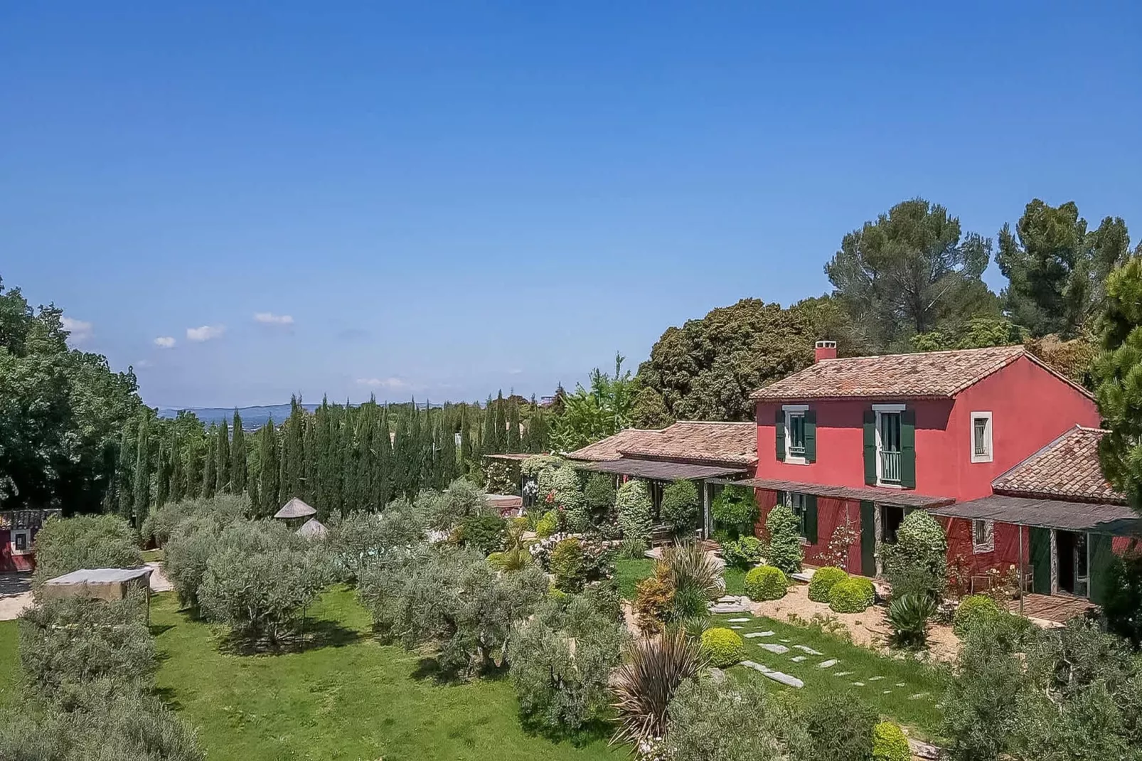 Le Mas Elaïa  votre havre familial avec piscine privée-Buitenkant zomer