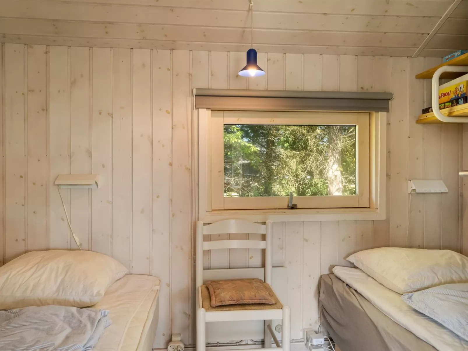 "Annvy" - 875m from the sea - Binnen