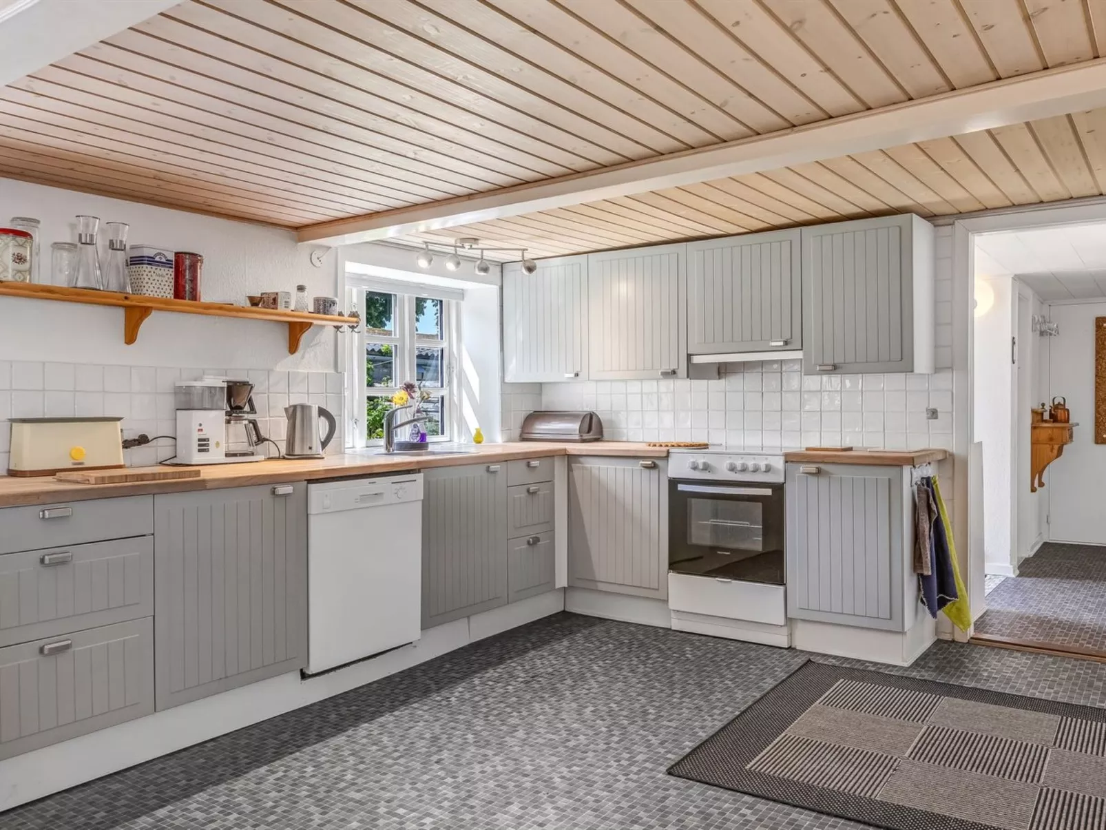 "Spase" - 23km from the sea - Binnen