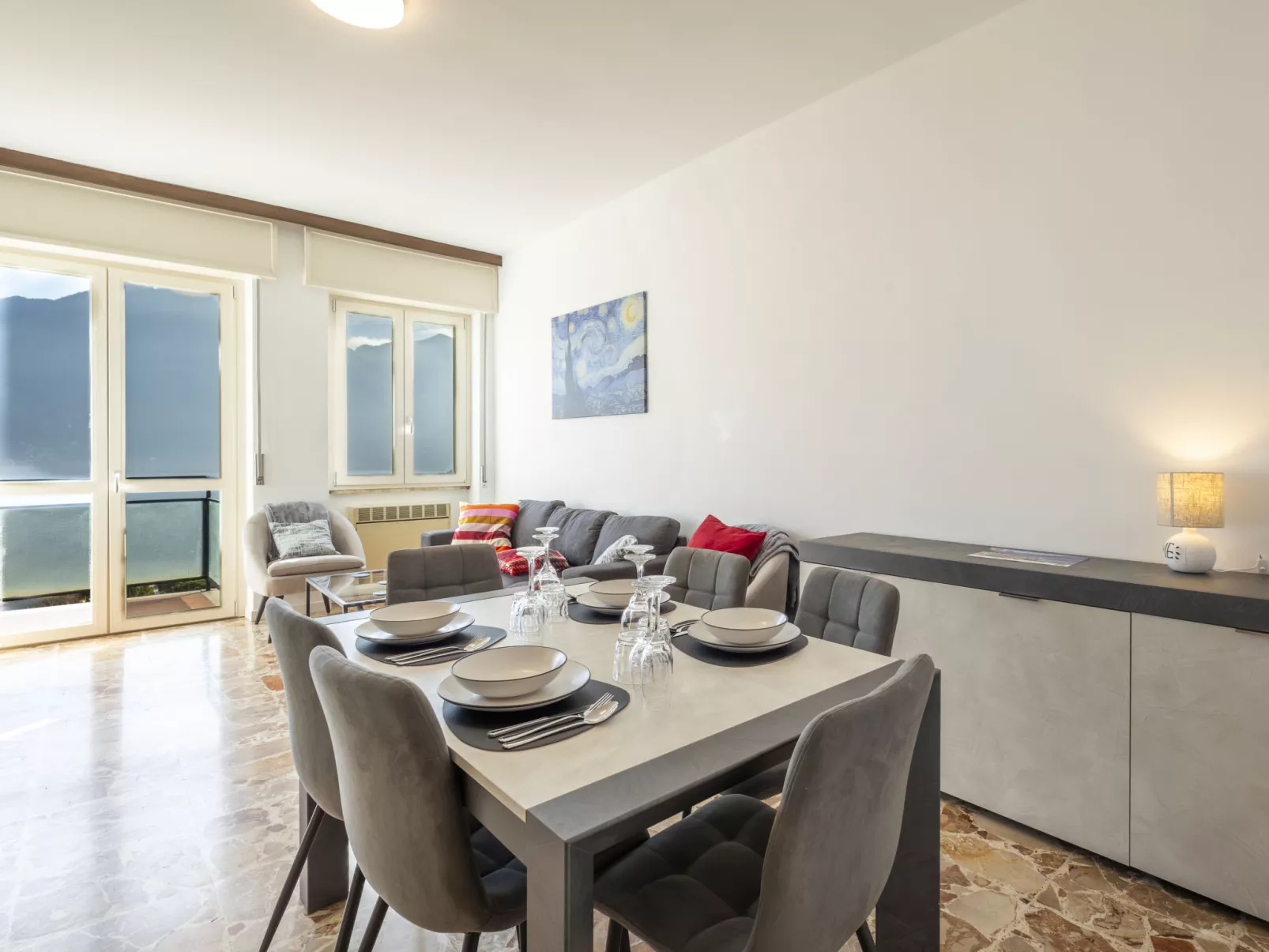 Lovere Balcony View - Binnen