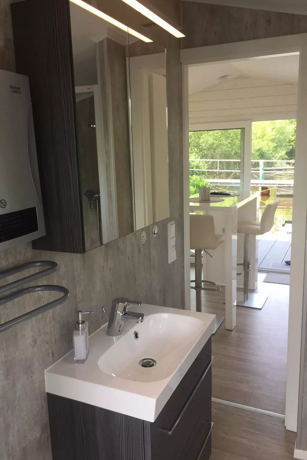 Hausboot KHT 1 Lacet mit Elektrokamin im Salon, 1 Schlafraum, Küche, Duschbad m - Image-tags.info