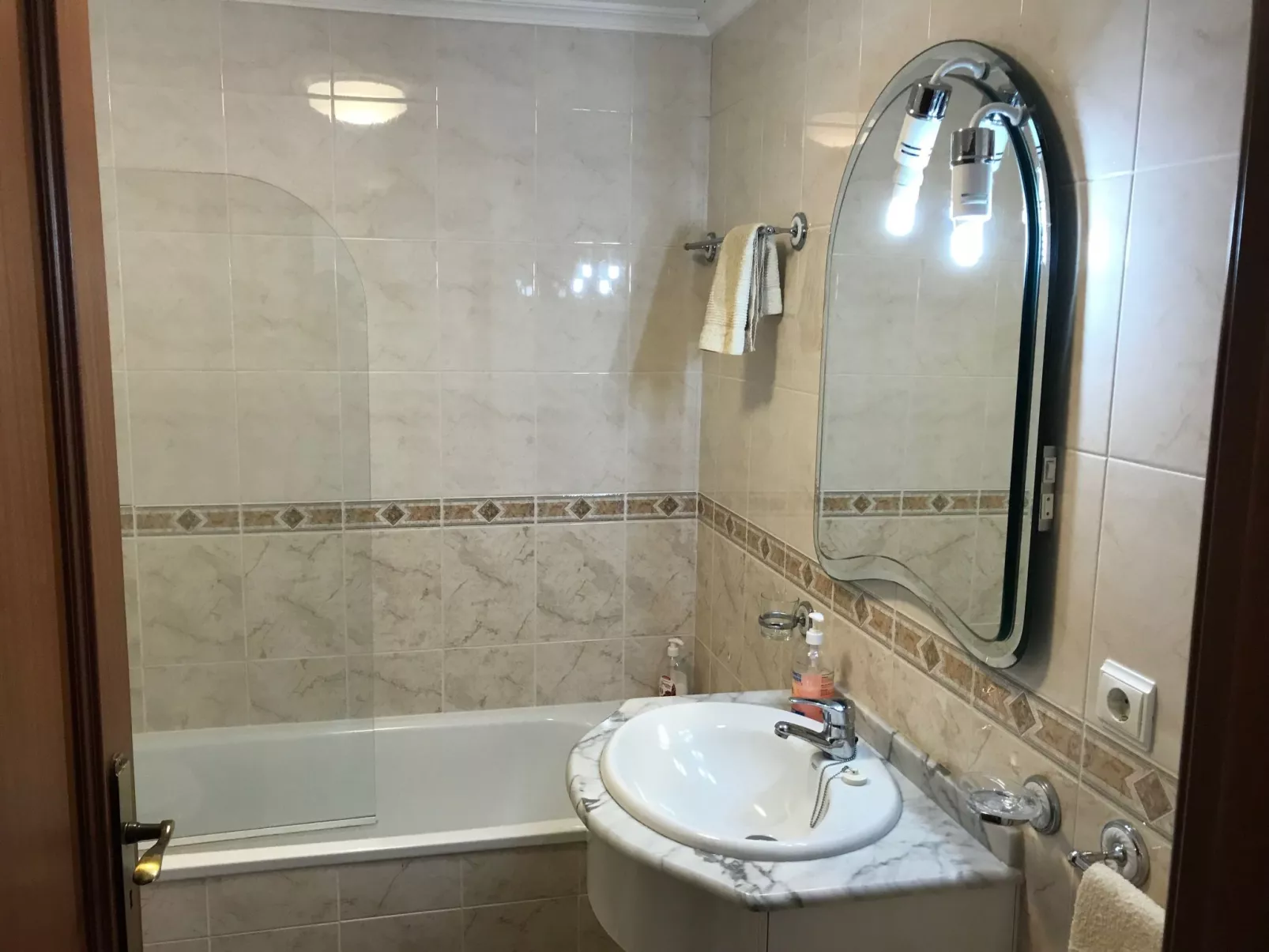 Mit Blick auf das Wasser-Image-tags.info