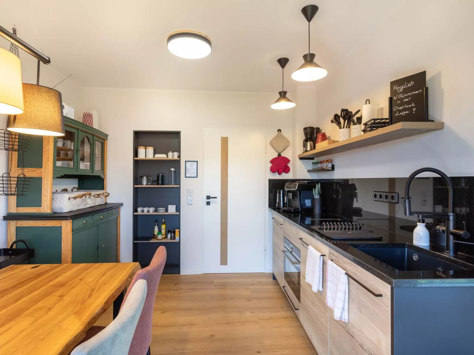 Overlook Lodge-Image-tags.info