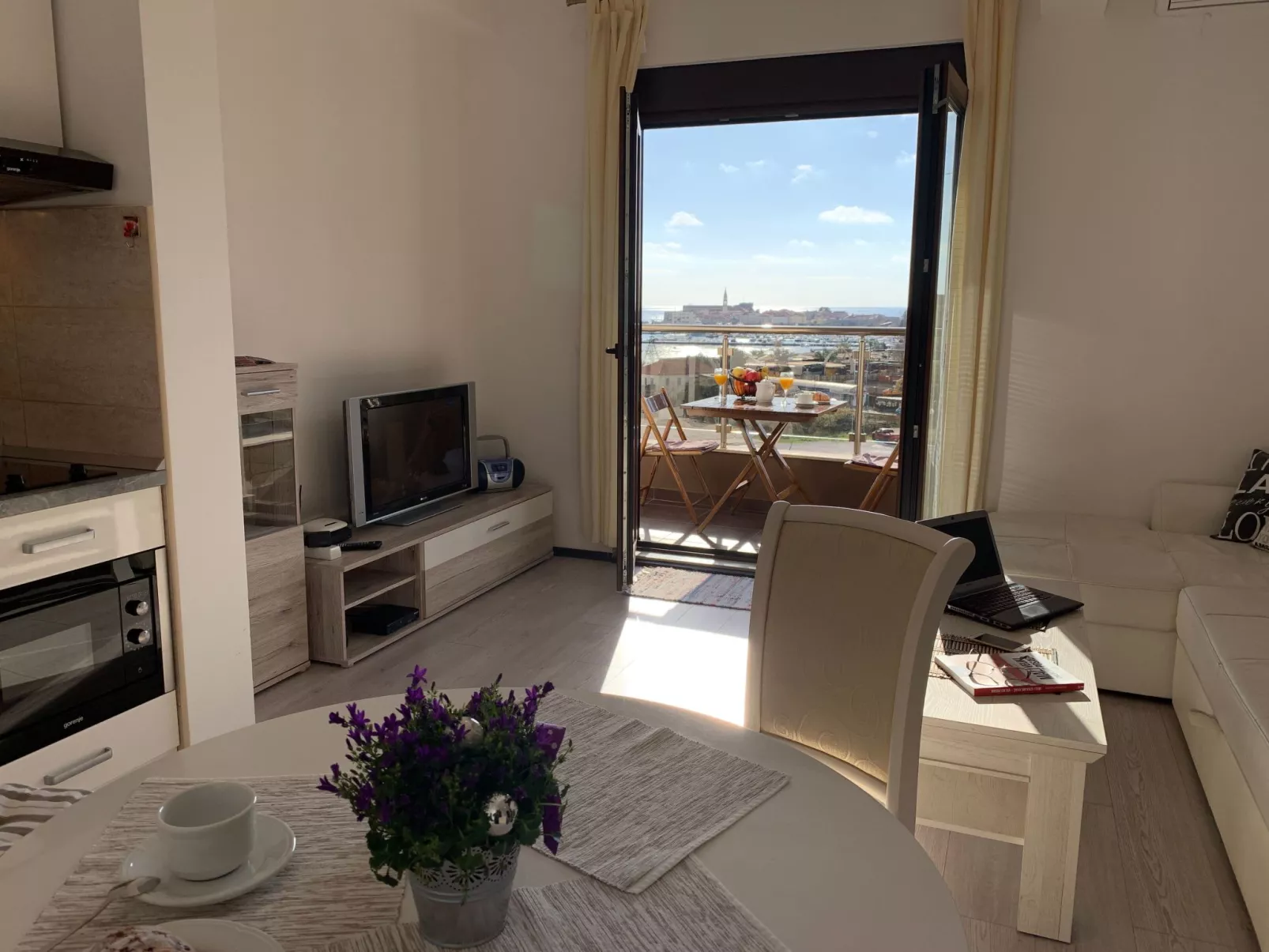 Für 4 Personen ca. 45 m&sup2; in Budva, Adriaküste Montenegro (Küste um Budva)-Image-tags.info