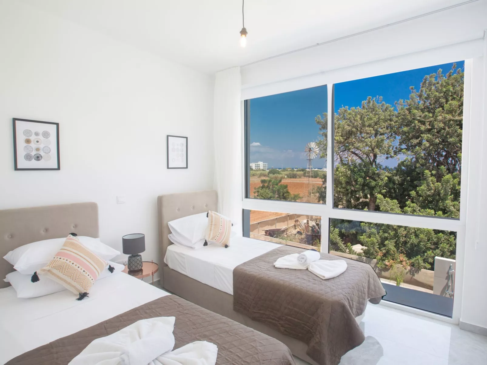 4-Schlafzimmer-Villa mit Pool im Zentrum von Protaras - Image-tags.info