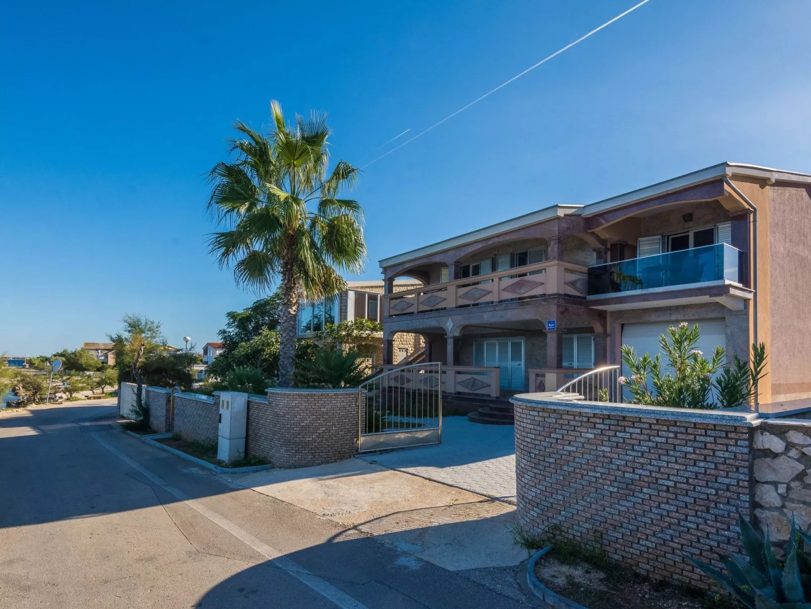 Apartment Weiss 1 - Image-tags.info