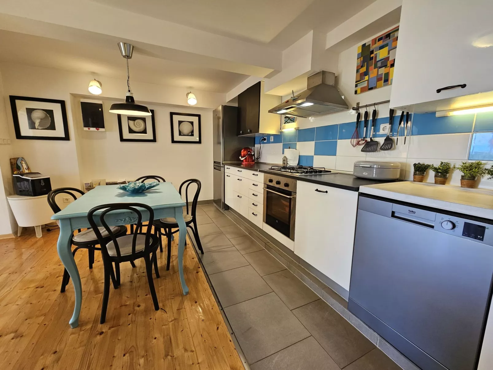 Barbara mit wünderschöne Terrasse - Image-tags.info