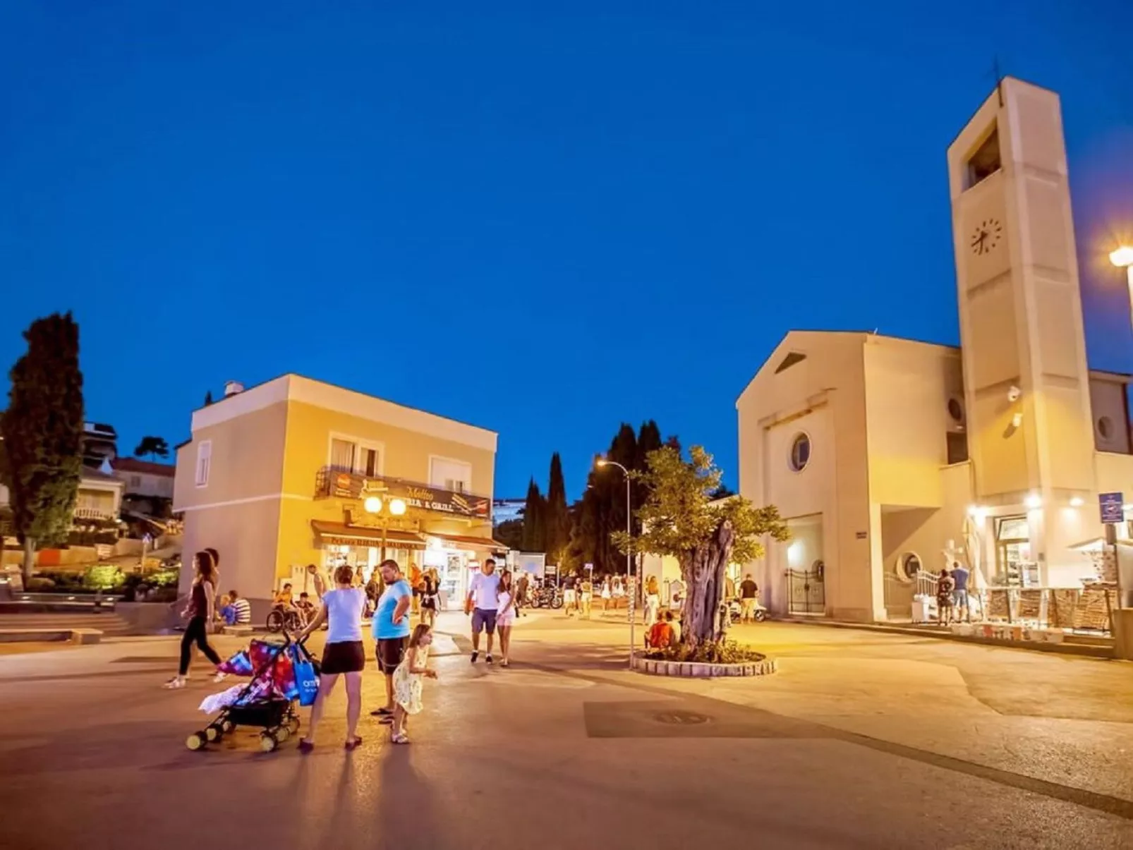 Schöne Villa in einer ruhigen Umgebung mit Pool - Image-tags.info