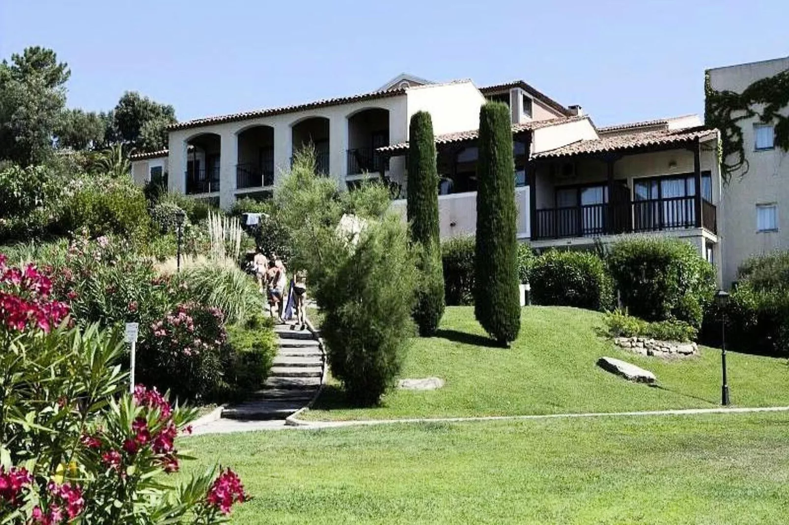 Résidence Les Parcs de Grimaud - maeva Home - Buitenkant zomer
