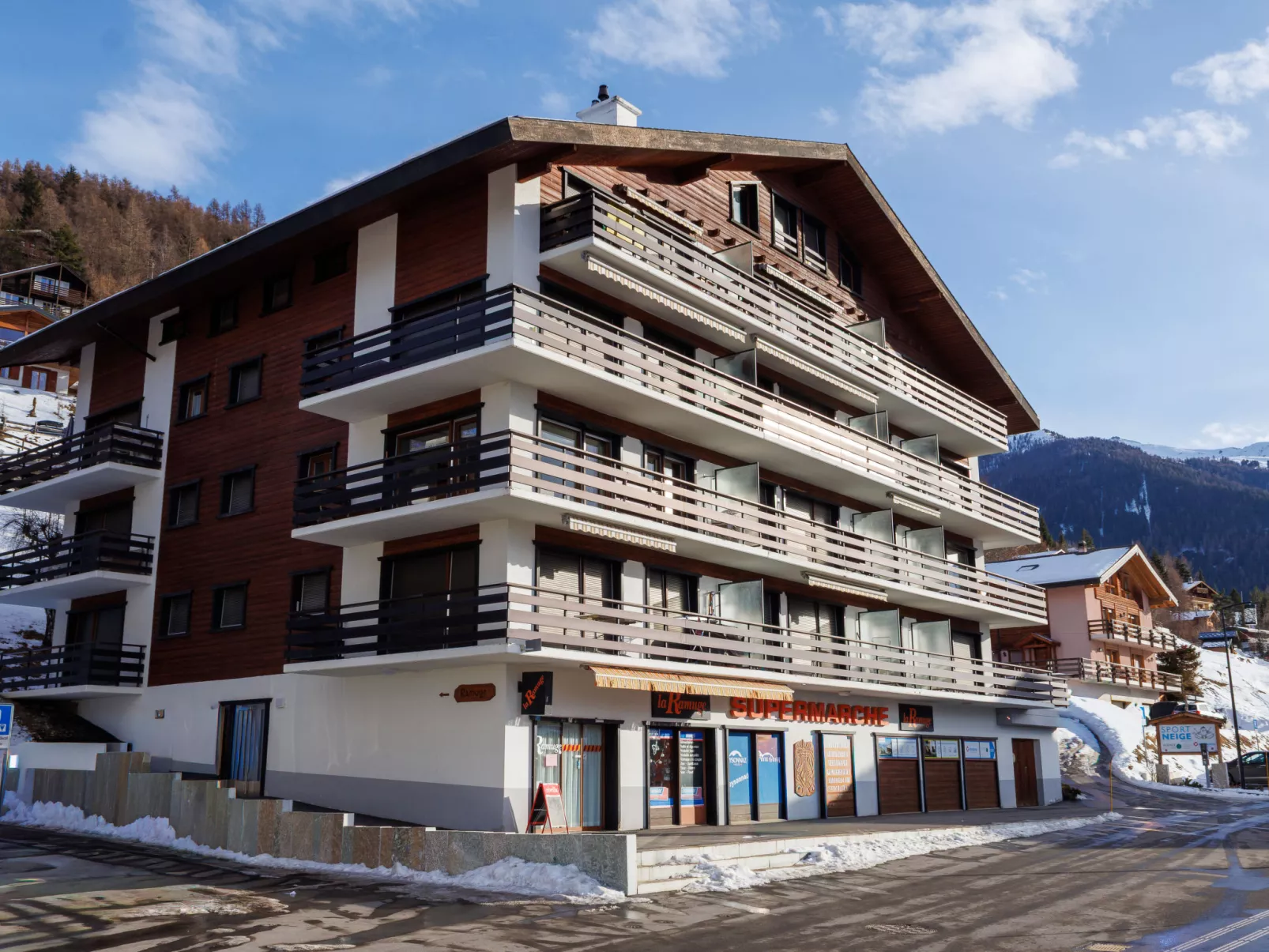 Ramuges 37A - Buiten