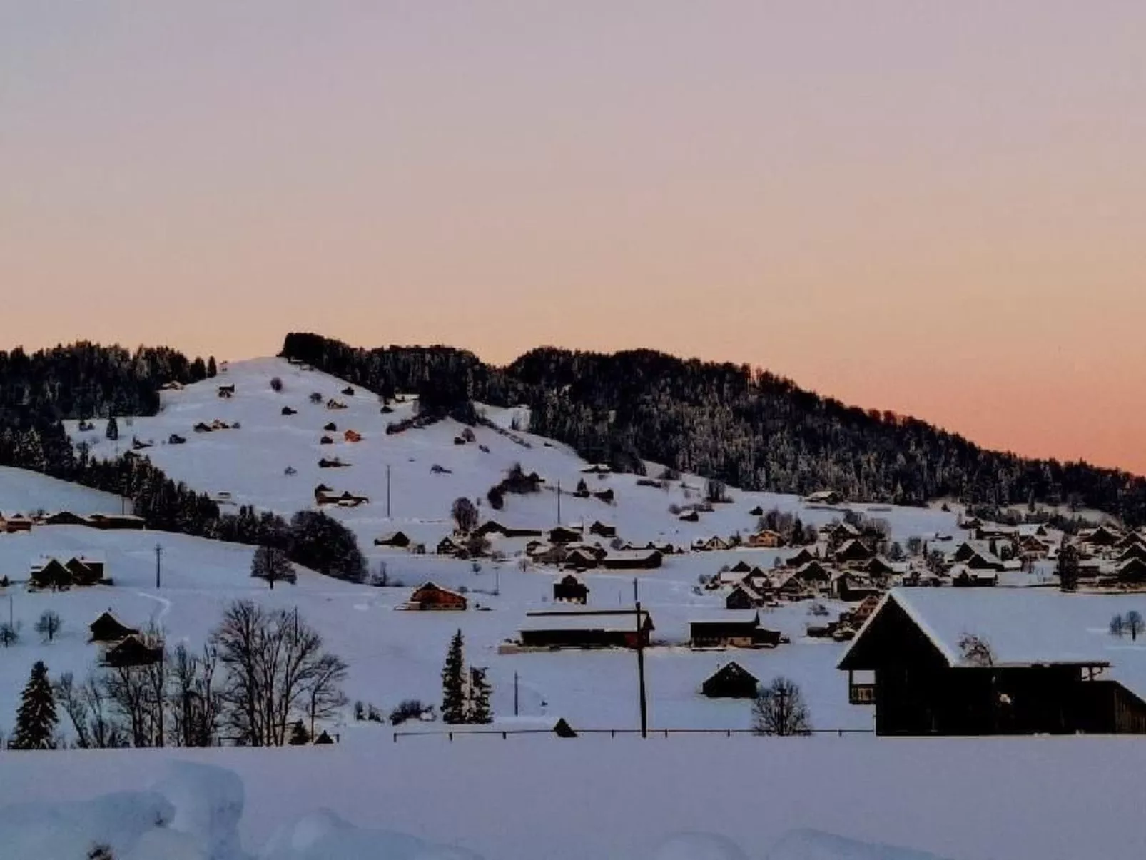 Gemütliche und geräumige Ferienwohnung - Buiten