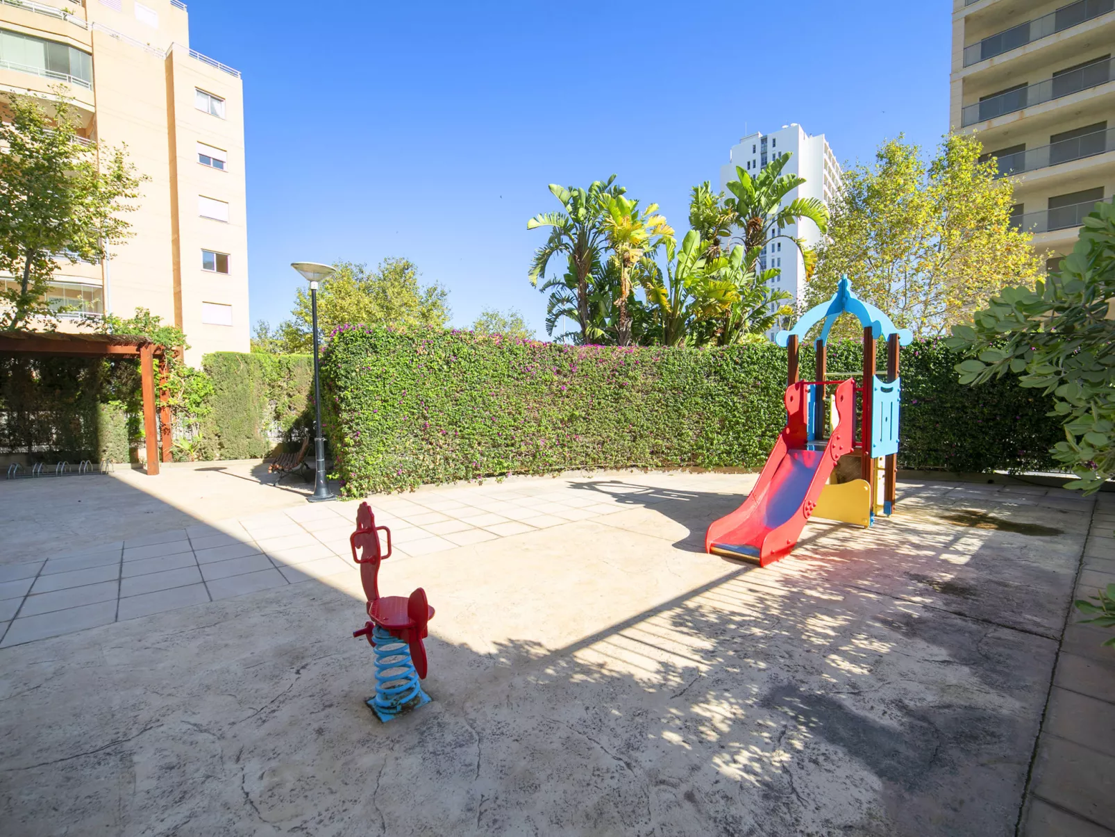 Apolo XVIII - Buiten