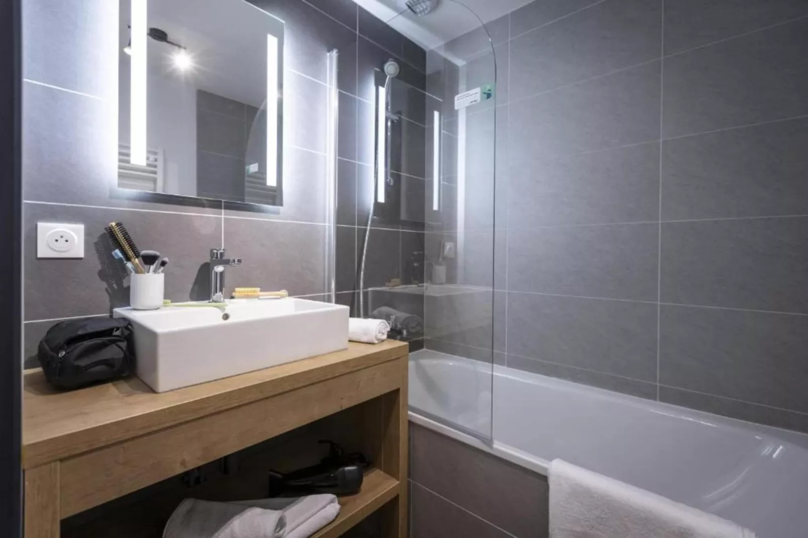 Residence SERRE CHEVALIER  The Serra Neva_S8-Badkamer