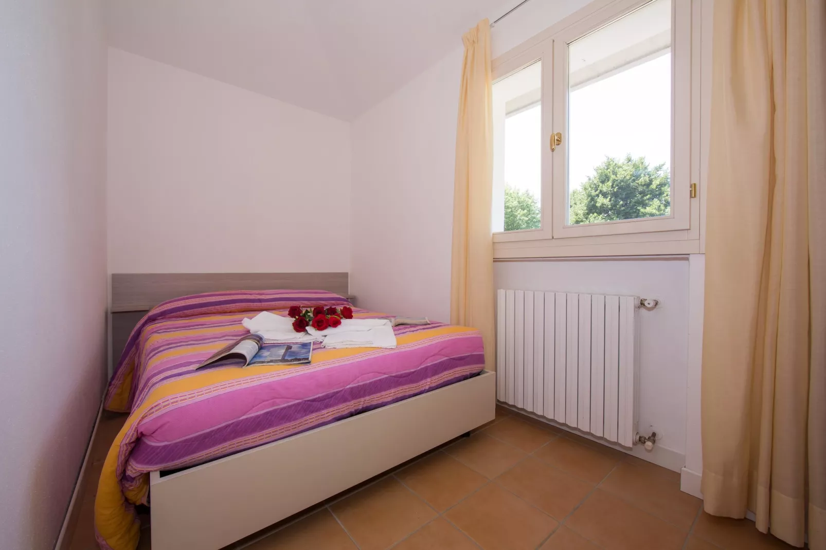 RESIDENCE PORTO LETIZIA - VILLAS-STUDIO 4 PAX VISTA LAGO PLUS 8213 - VSLP4 - Slaapkamer