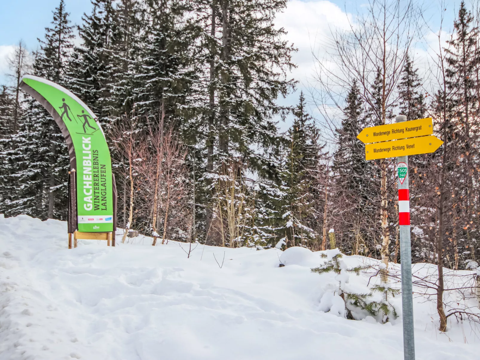 Burg Biedenegg mit Schlosscafé-Omgeving