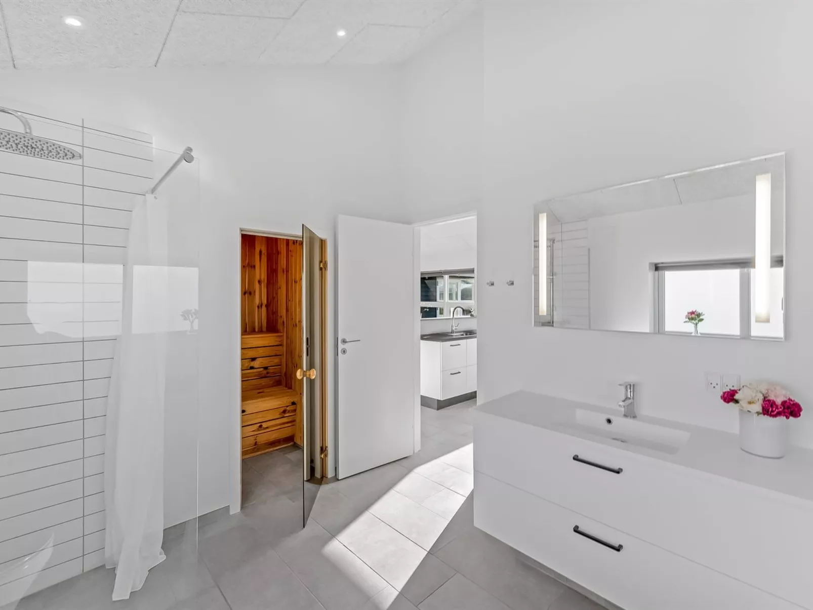 "Niesina" -  from the sea - Binnen