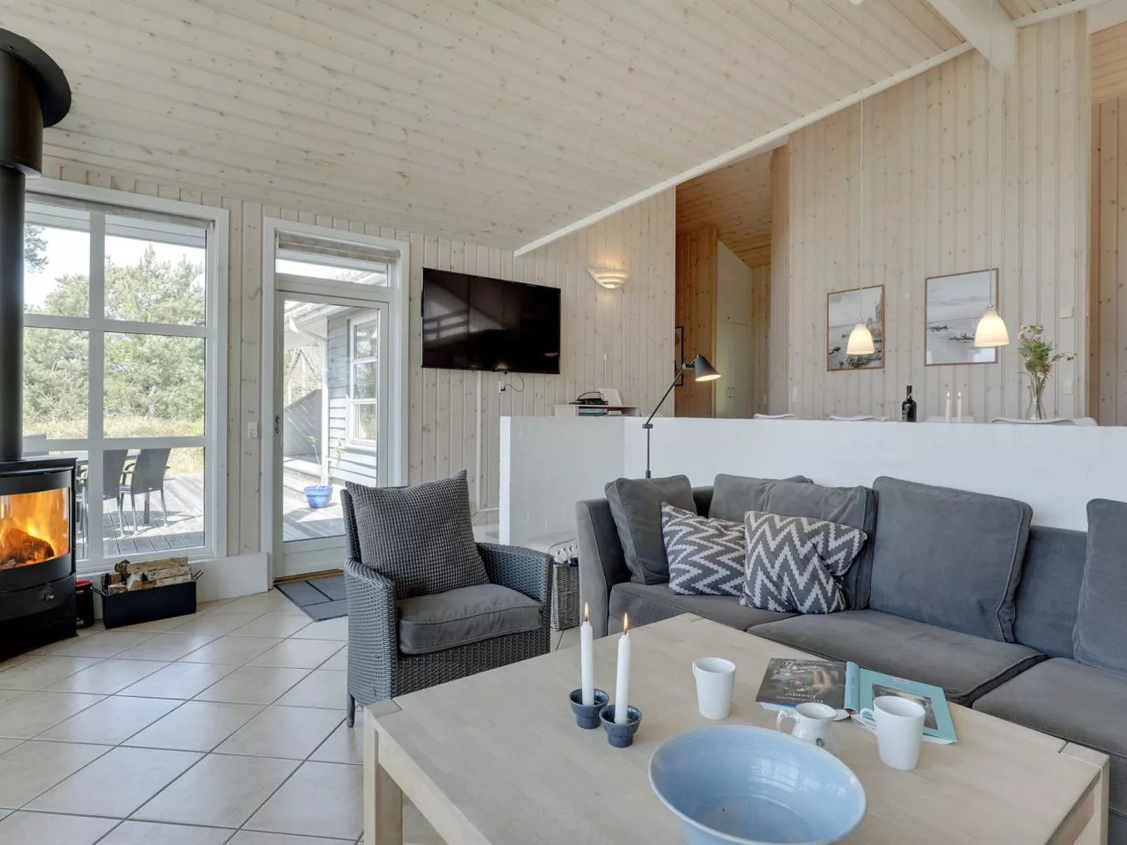 "Gyrid" - 150m from the sea-Binnen