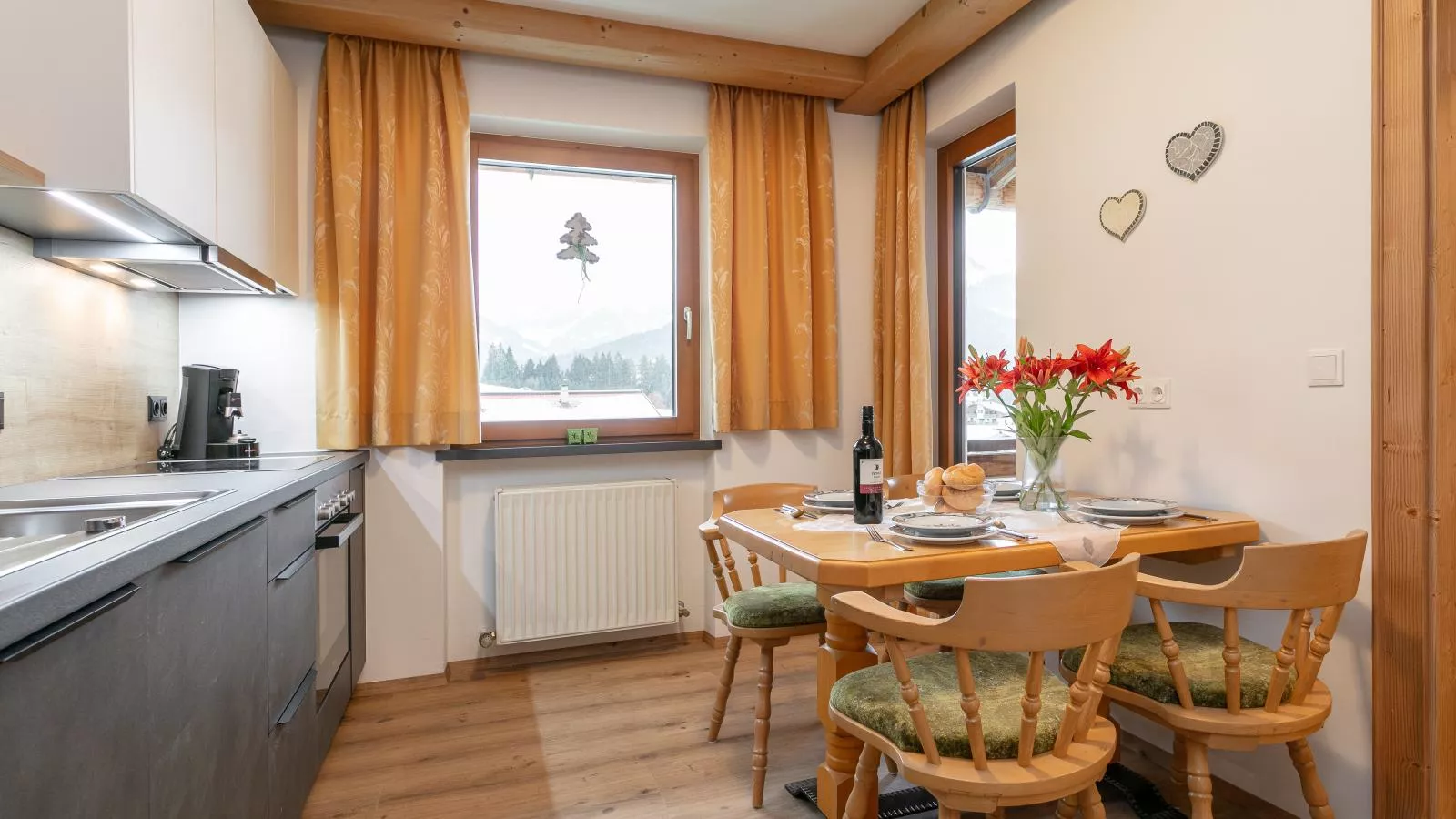 Landhaus Marchfeld Top 2 - Eetkamer