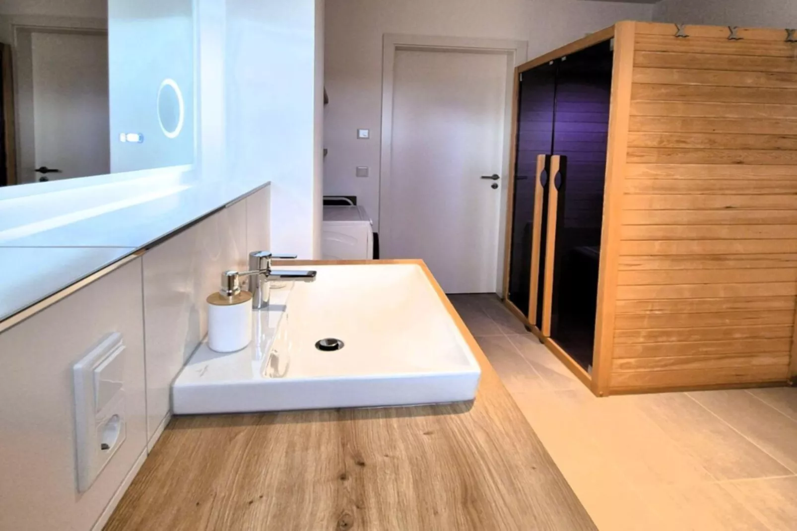 NEW ADD 1 SZ/4 P- Winterberg Appartement 21141 Penthouse-Badkamer