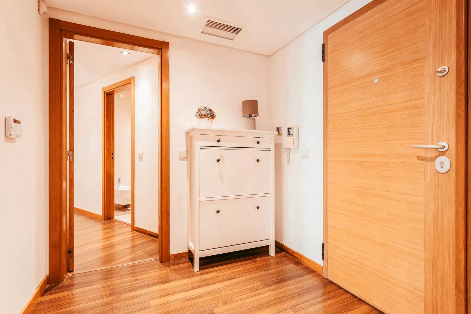 Modern & Elegant 2 bedroom in Amadora by GT House-Overloop