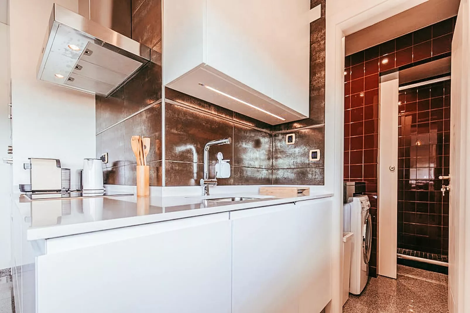 Trendy Apartment River View By Gthouse - Keuken