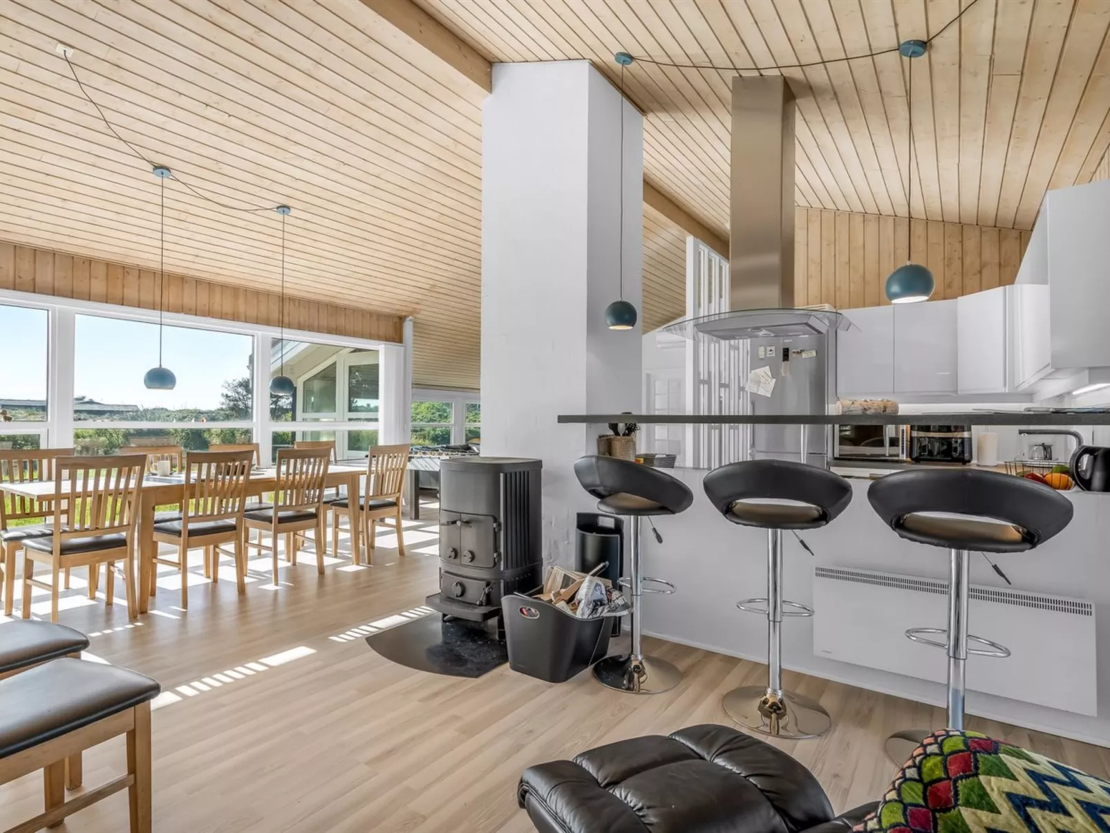 "Peder" - 700m from the sea-Binnen