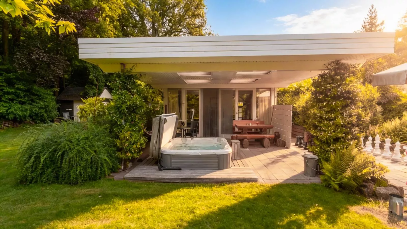 Wellnesshuisje Engelse Tuin-Tuinen zomer