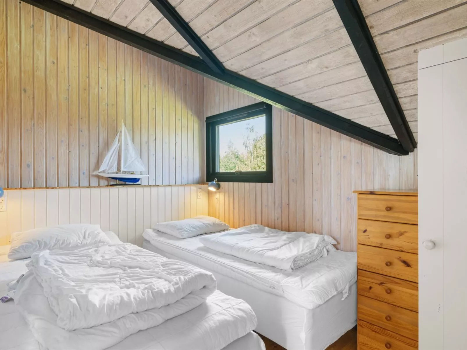 "Allin" - 350m from the sea-Binnen