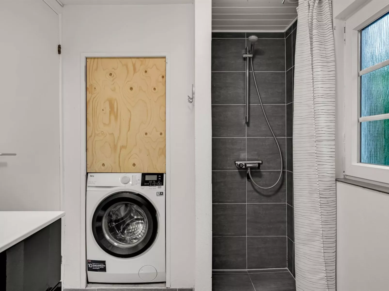 "Mena" - 10km from the sea-Binnen