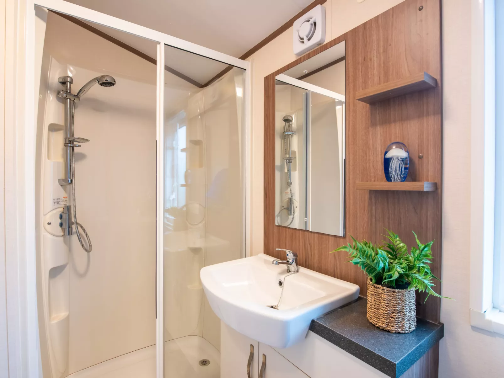 ScottishHighlands.LochNess - Binnen