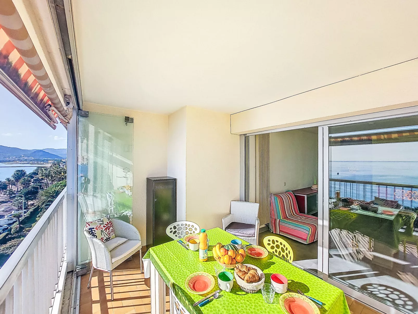 Cannes Midi - Buiten