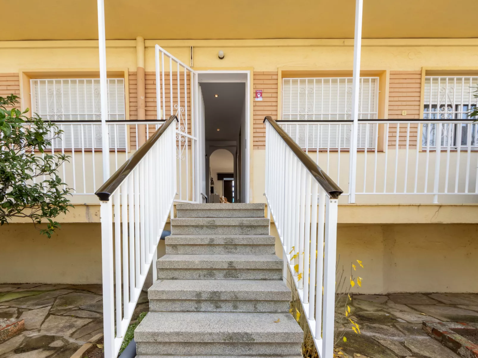 Virgen del Pilar - Buiten