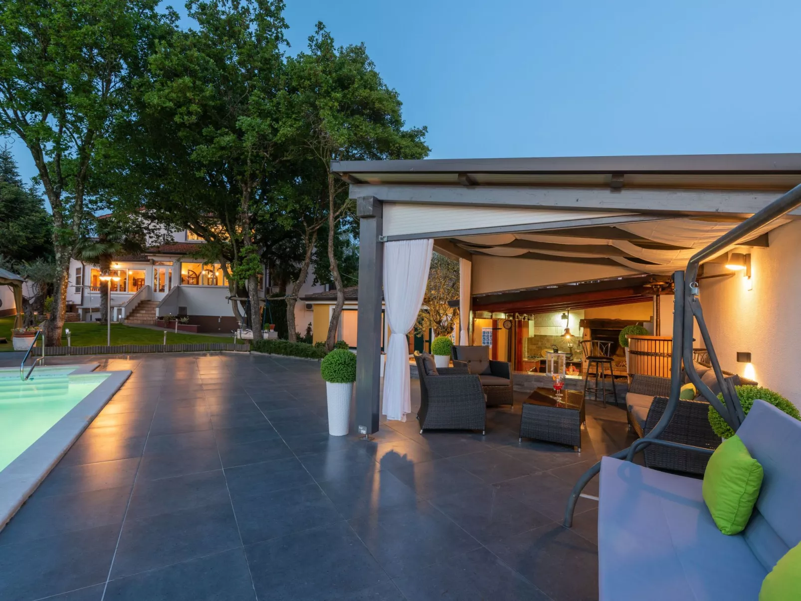 Haus Garden - Buiten