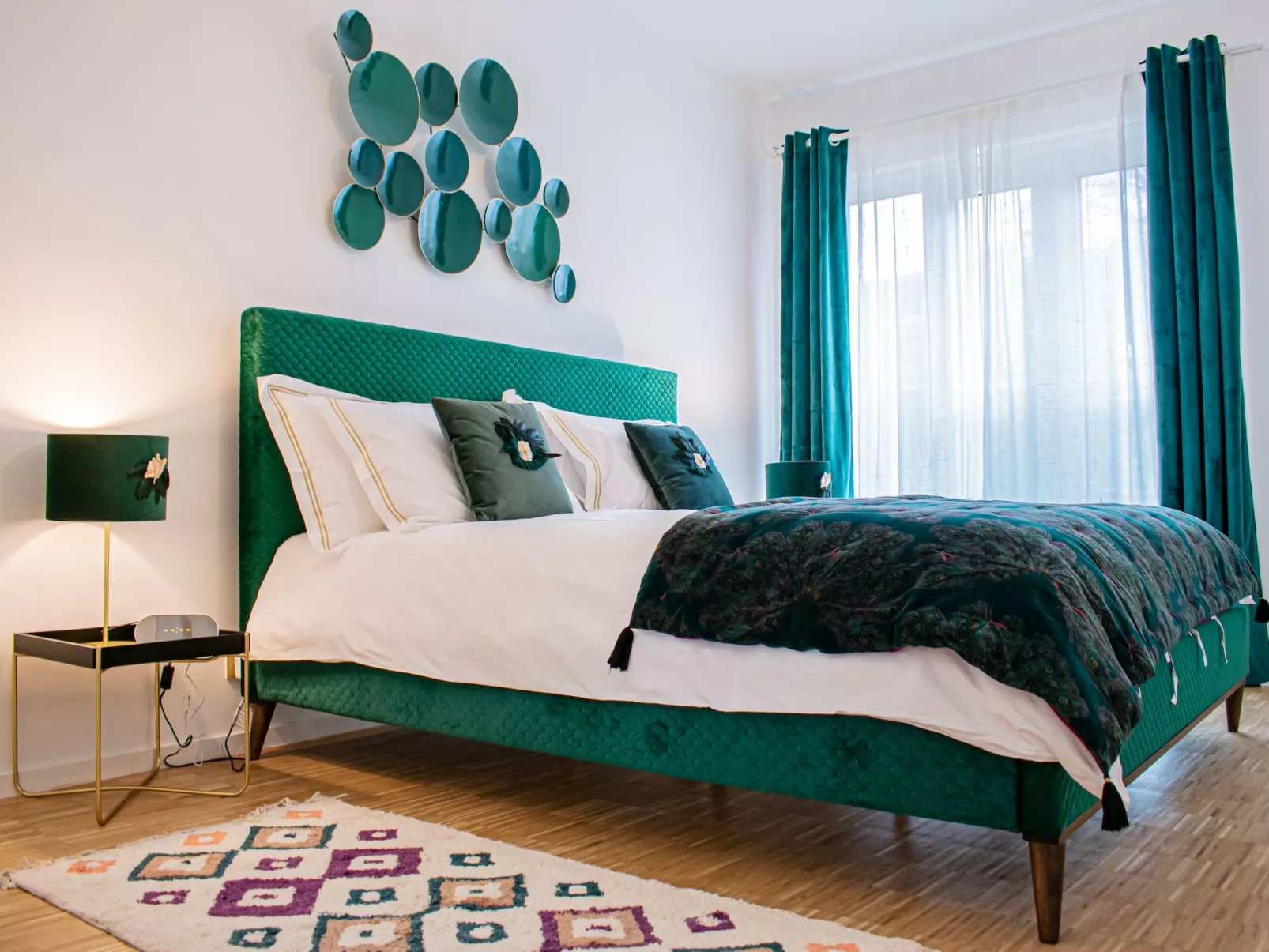 "Chic City Escape 2B" - Image-tags.info