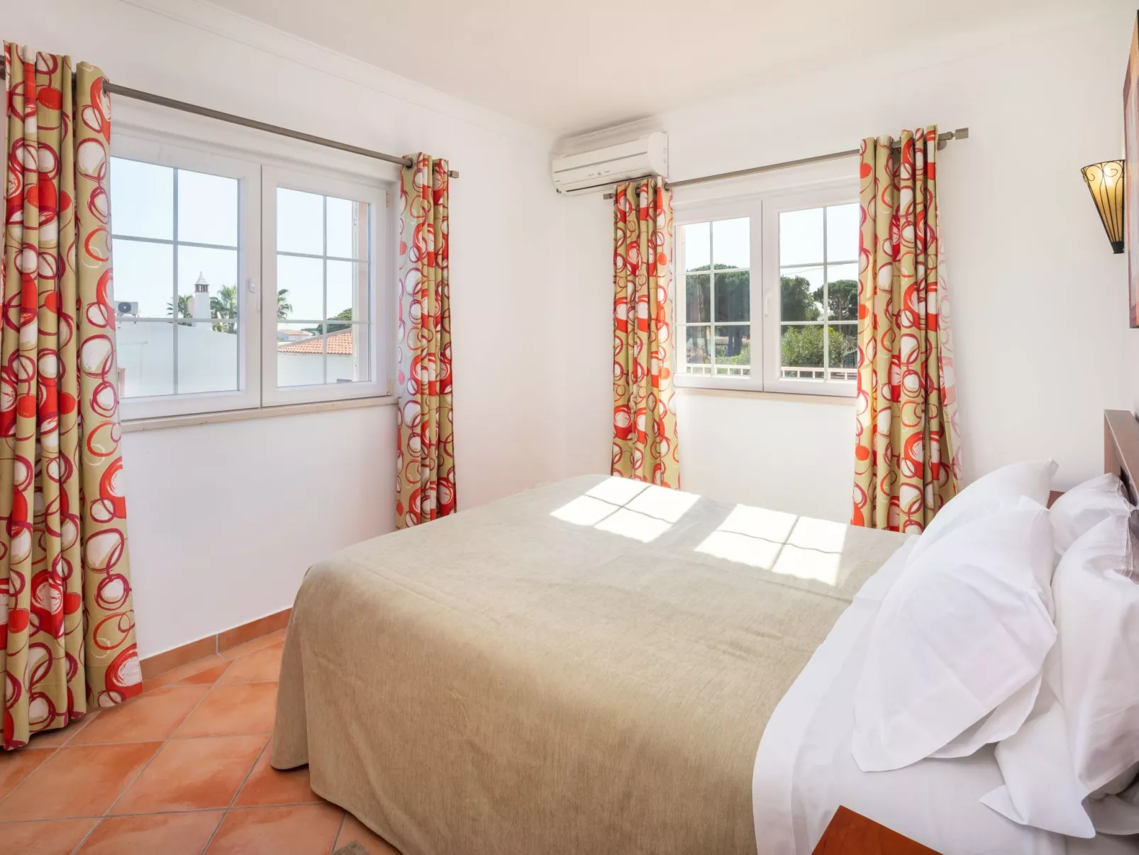 4-Schlafzimmer-Villa R2, Garten, Pool, Strand - Image-tags.info